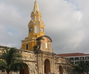Clock tower.  Source: www.panoramio -  Photo by Andrés Luna